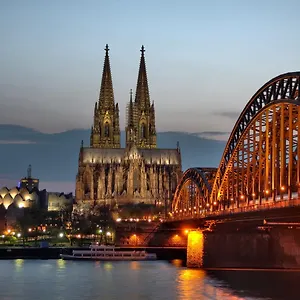 https://mm-kinghotel.topcolognehotels.com